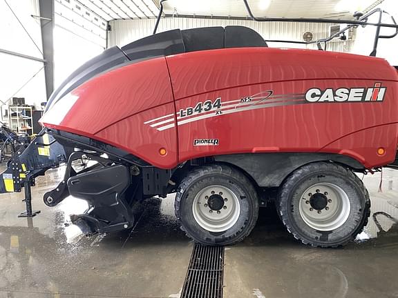 Image of Case IH LB434XL equipment image 1