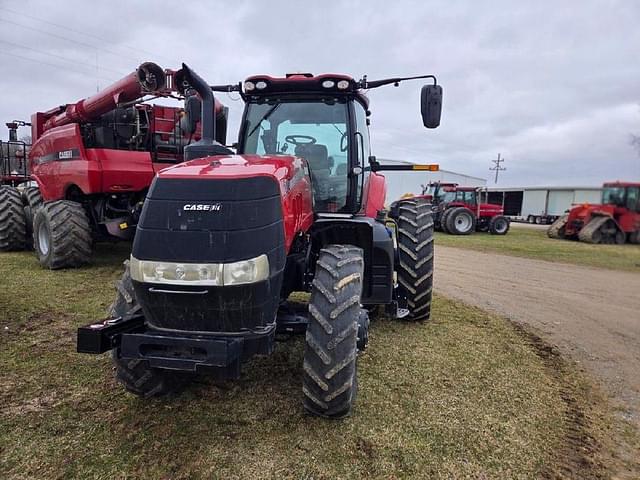 Image of Case IH Magnum 200 equipment image 2