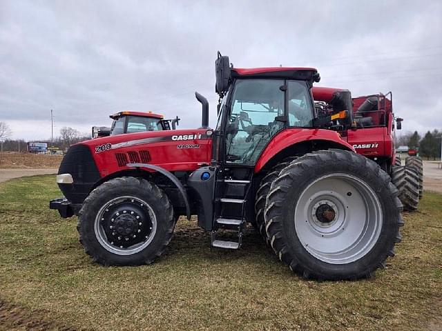 Image of Case IH Magnum 200 equipment image 1