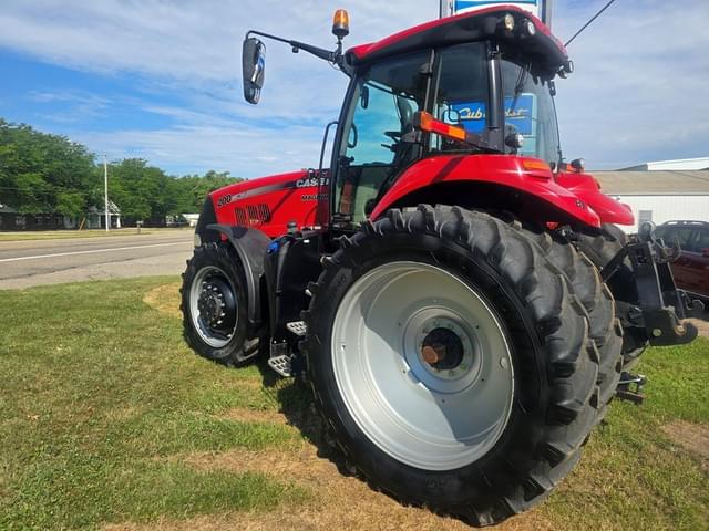 Image of Case IH Magnum 200 equipment image 2
