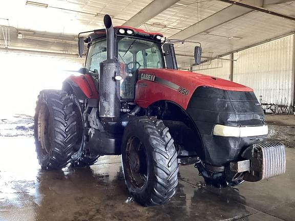 Image of Case IH Magnum 250 equipment image 3