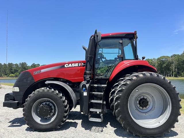 Image of Case IH Magnum 250 equipment image 1