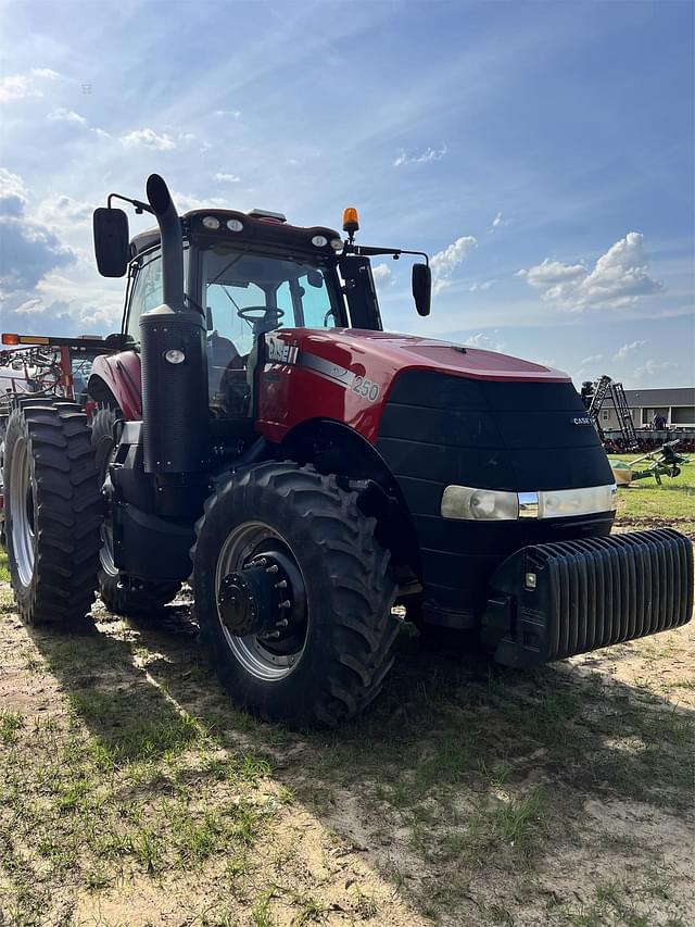 Image of Case IH Magnum 250 equipment image 4