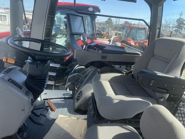 Image of Case IH Magnum 250 equipment image 4