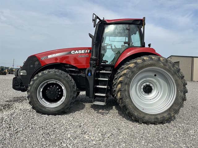 Image of Case IH Magnum 250 equipment image 2