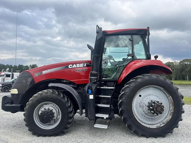 Image of Case IH Magnum 250 equipment image 1