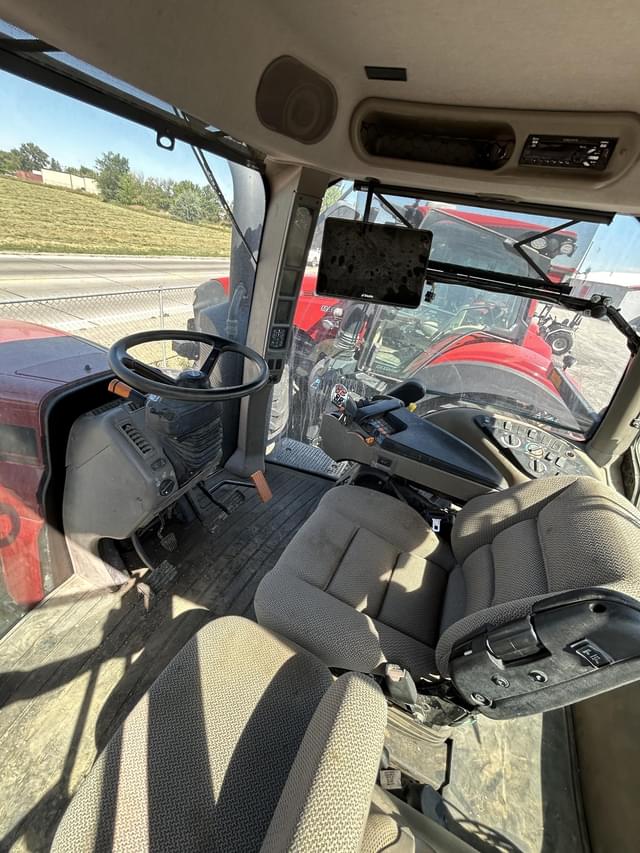 Image of Case IH Magnum 250 equipment image 4