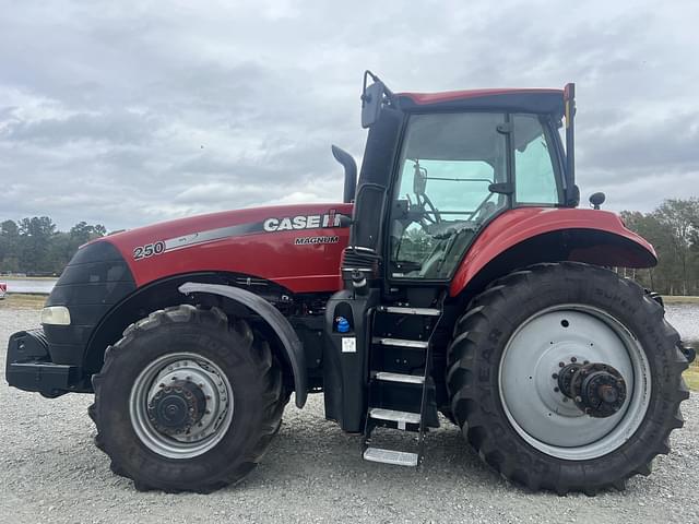 Image of Case IH Magnum 250 equipment image 1