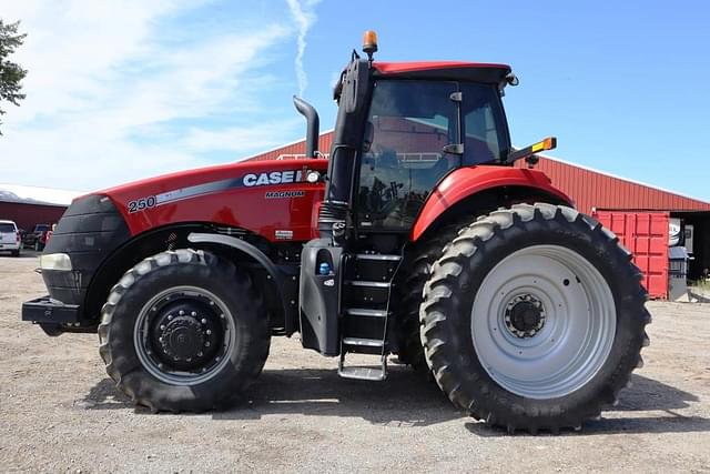 Image of Case IH Magnum 250 equipment image 2