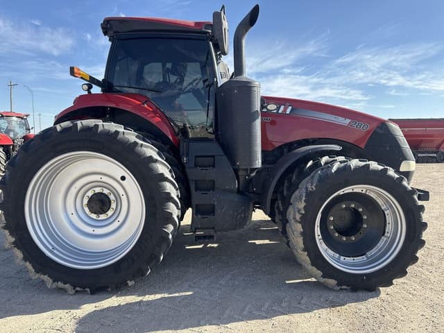 Image of Case IH Magnum 280 equipment image 2