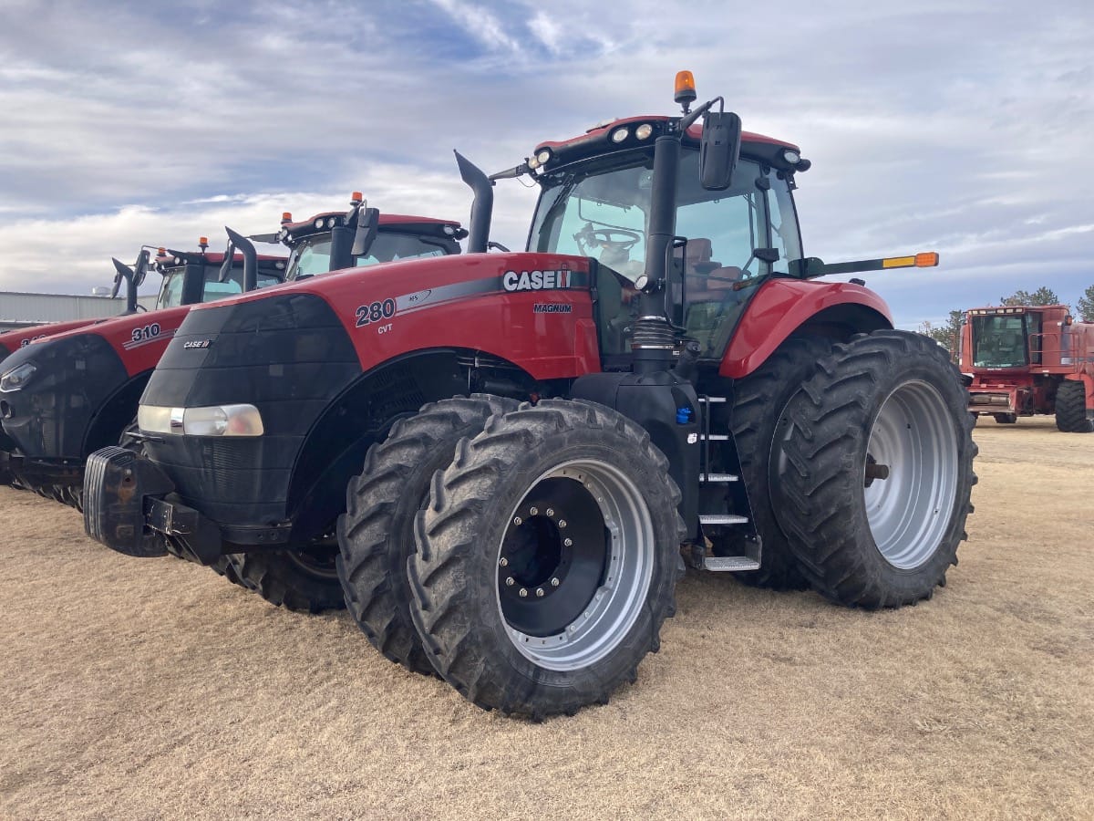 Case IH Magnum 280 Equipment Image0