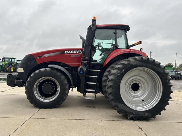 Image of Case IH Magnum 280 equipment image 2