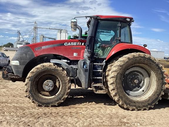 Image of Case IH Magnum 280 equipment image 3