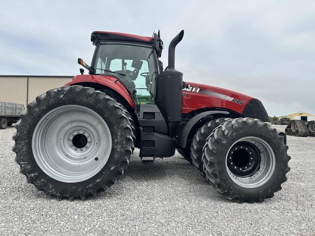 Image of Case IH Magnum 280 equipment image 3