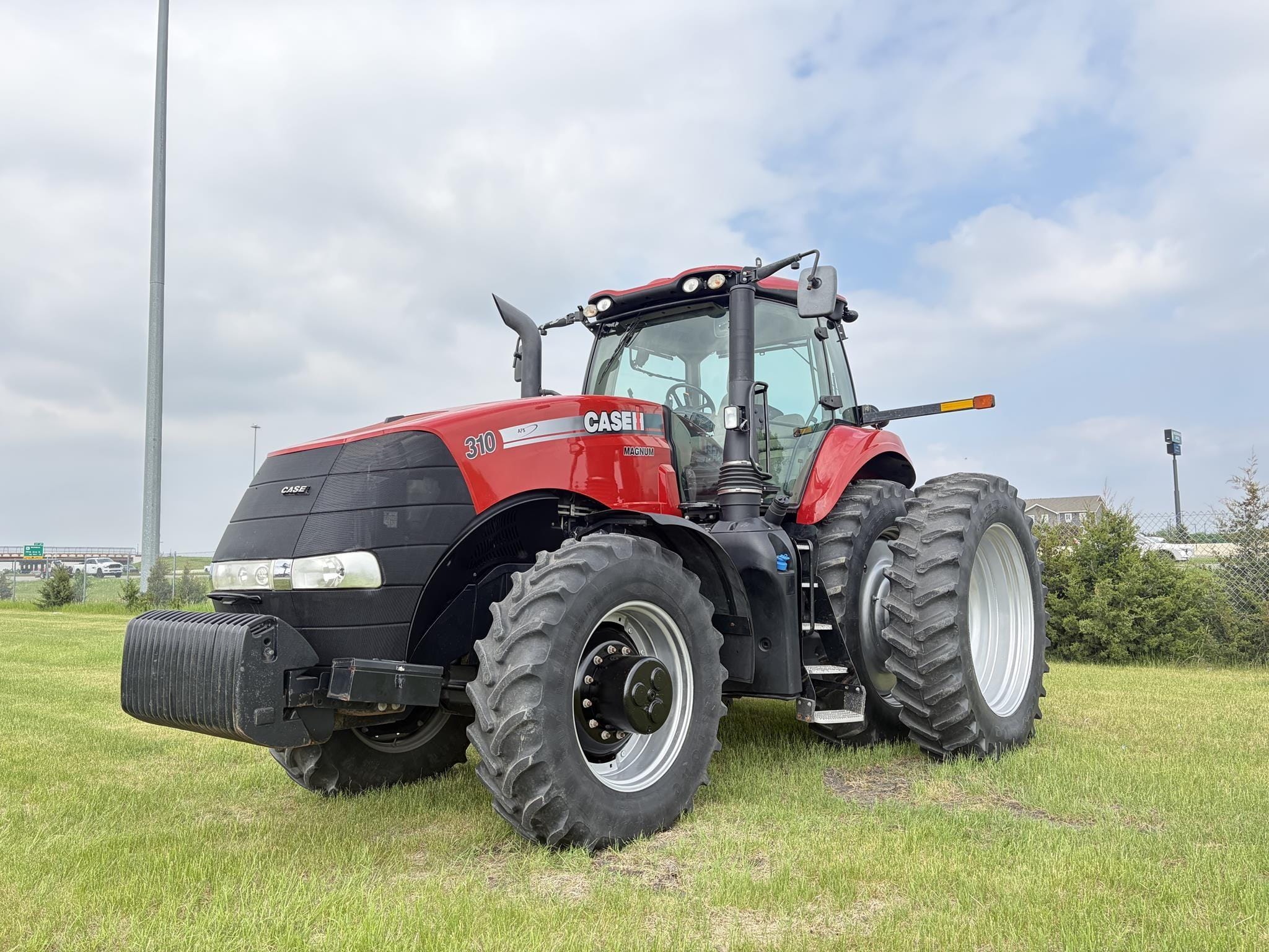 2019 Case IH Magnum 310 Equipment Image0