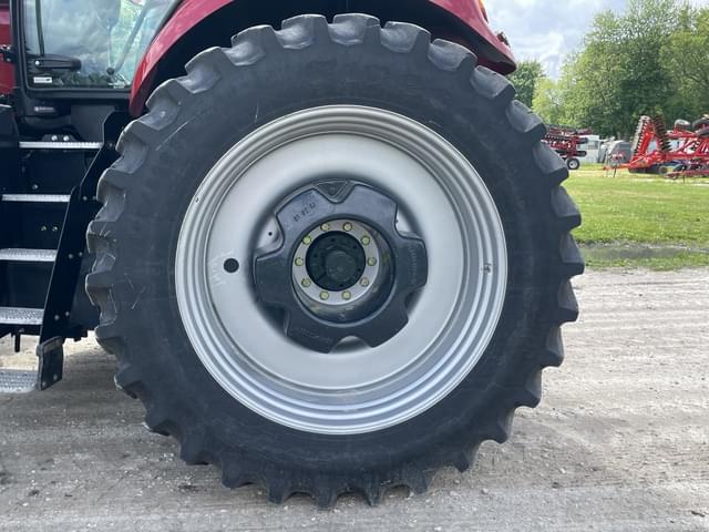 Image of Case IH Magnum 310 equipment image 4