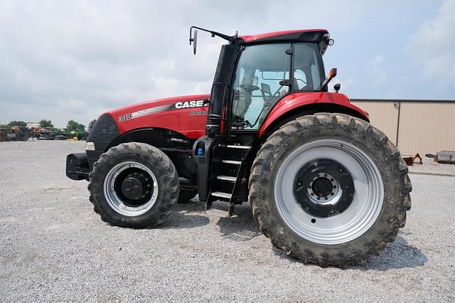 Image of Case IH Magnum 340 equipment image 2