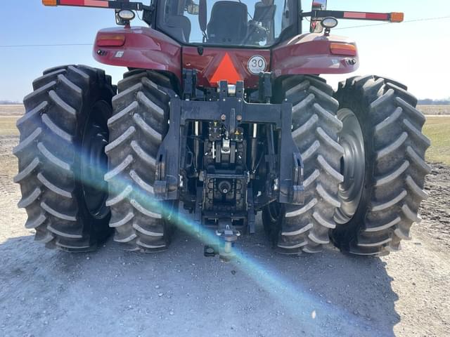 Image of Case IH Magnum 380 equipment image 4