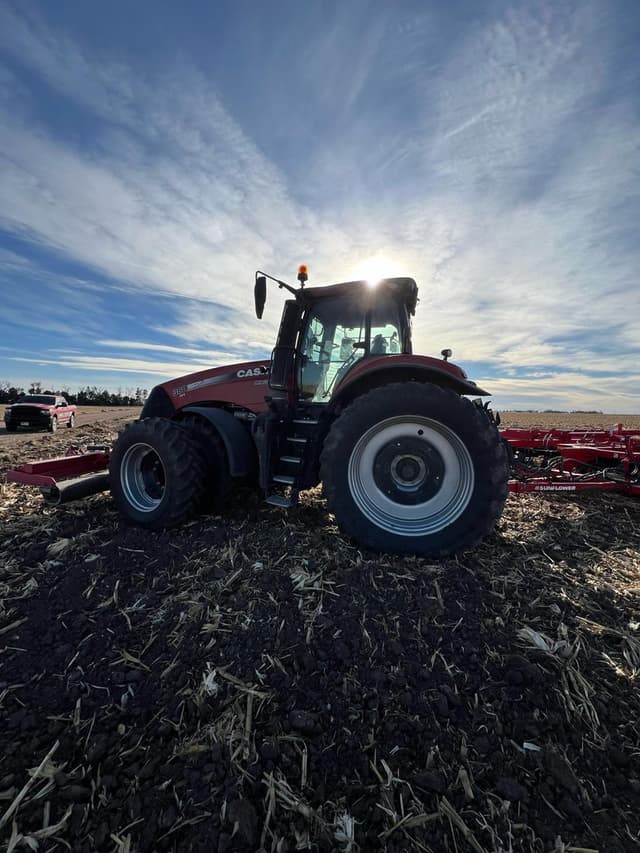 Image of Case IH Magnum 380 equipment image 3