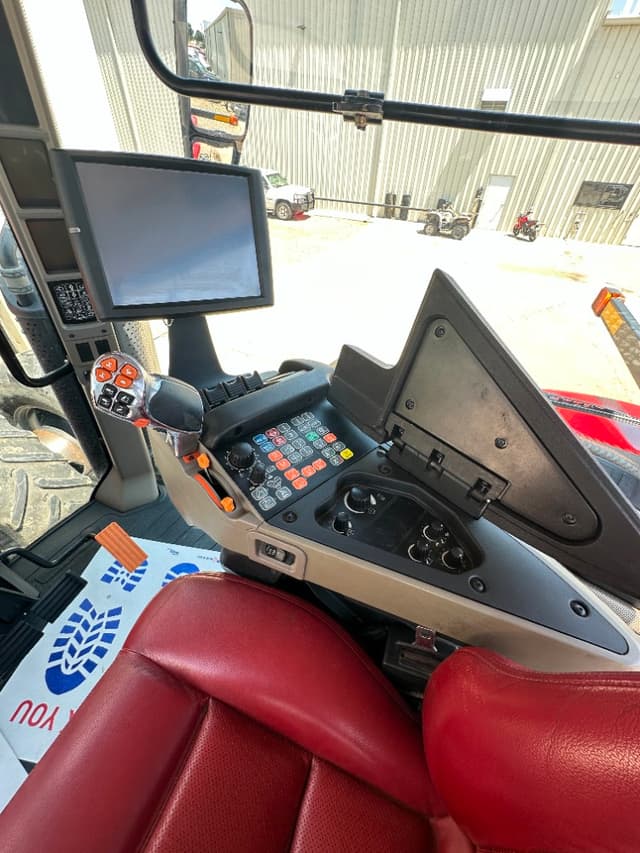 Image of Case IH Magnum 380 equipment image 4