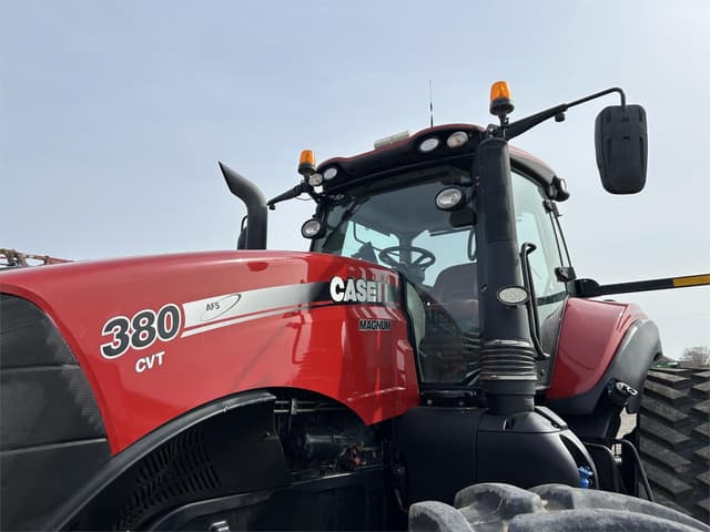 Image of Case IH Magnum 380 equipment image 2