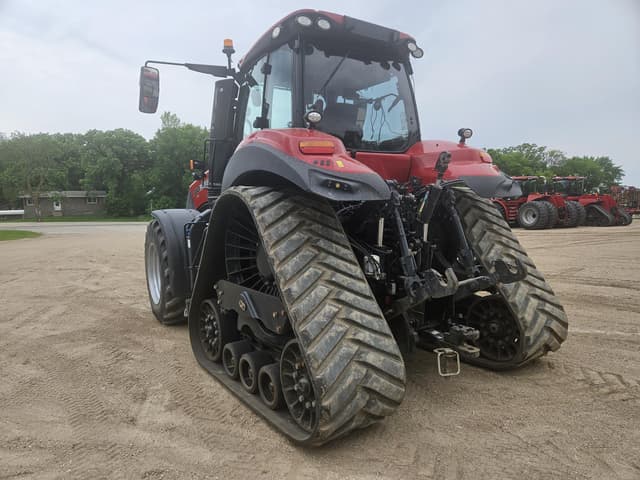 Image of Case IH Magnum 380 RowTrac equipment image 4