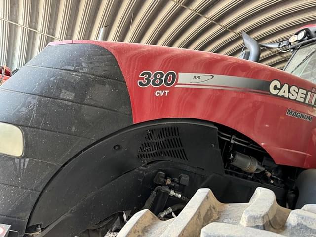 Image of Case IH Magnum 380 RowTrac equipment image 3