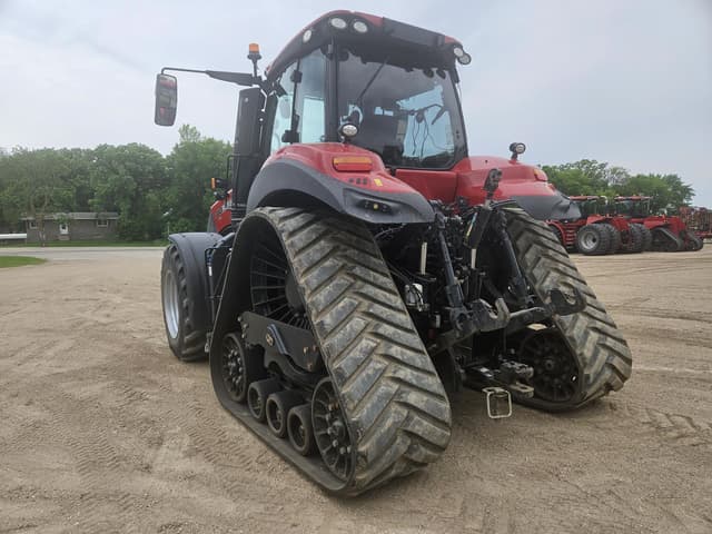 Image of Case IH Magnum 380 RowTrac equipment image 4
