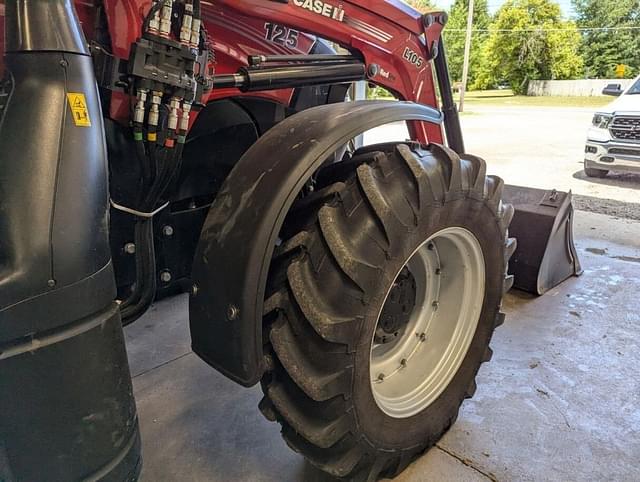 Image of Case IH Maxxum 125 equipment image 2