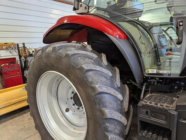 Image of Case IH Maxxum 125 equipment image 3