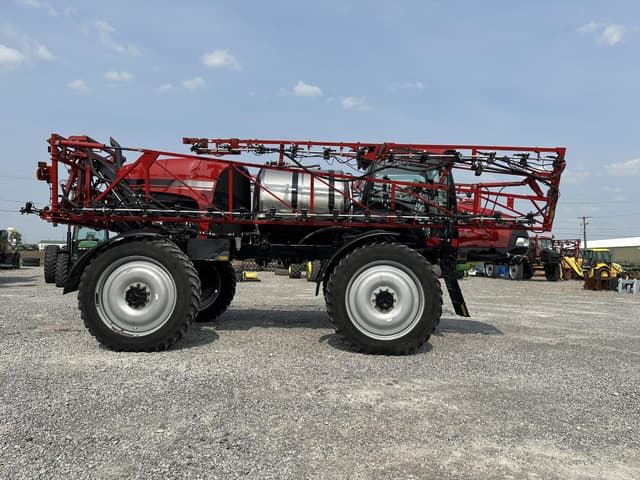 Image of Case IH Patriot 3240 equipment image 3