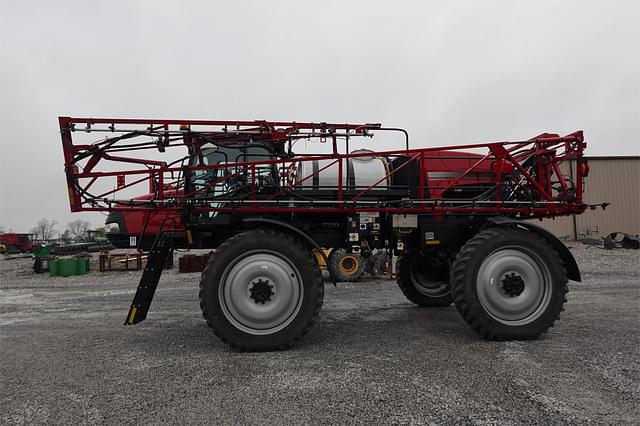 Image of Case IH Patriot 3240 equipment image 2