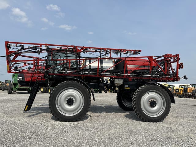 Image of Case IH Patriot 3240 equipment image 2