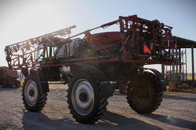 Image of Case IH Patriot 3240 equipment image 2