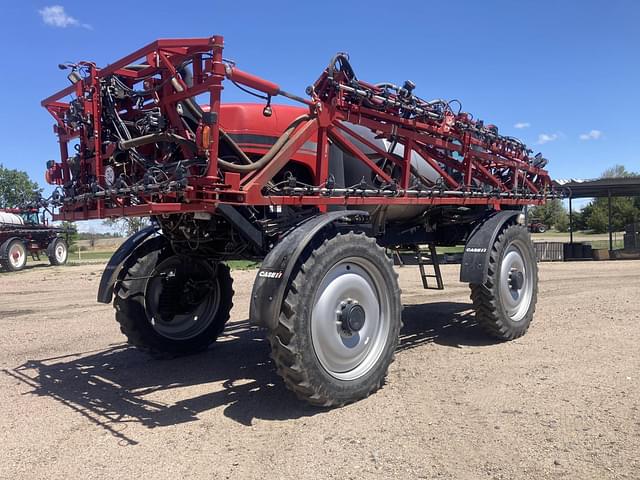 Image of Case IH Patriot 3340 equipment image 4