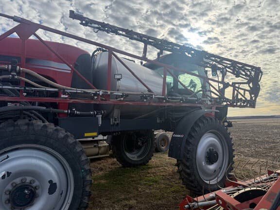 Image of Case IH Patriot 3340 equipment image 3