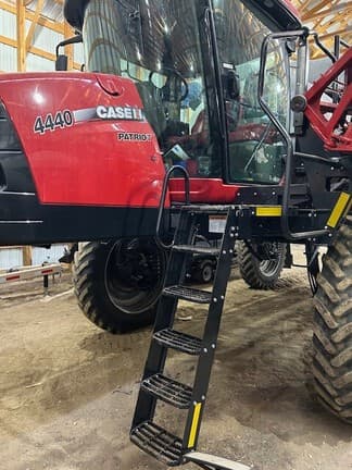 Image of Case IH Patriot 4440 equipment image 3