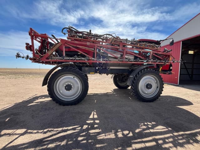 Image of Case IH Patriot 4440 equipment image 2