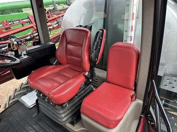 Image of Case IH Patriot 4440 equipment image 4