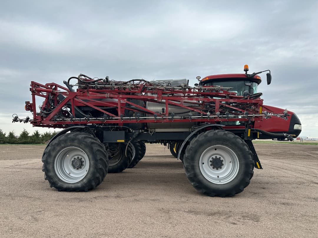 Image of Case IH Patriot 4440 Image 1