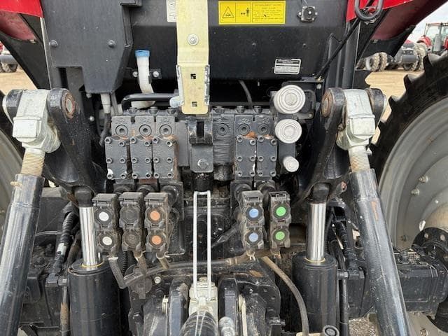 Image of Case IH Puma 220 equipment image 2
