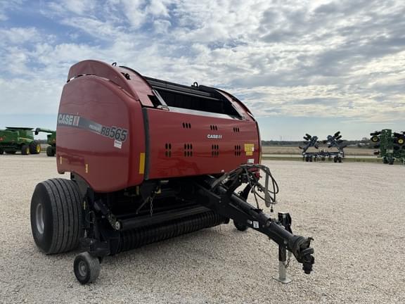 Image of Case IH RB565 Premium equipment image 2
