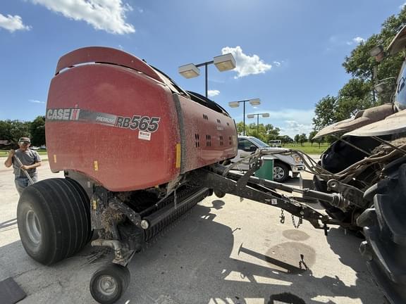 Image of Case IH RB565 equipment image 4