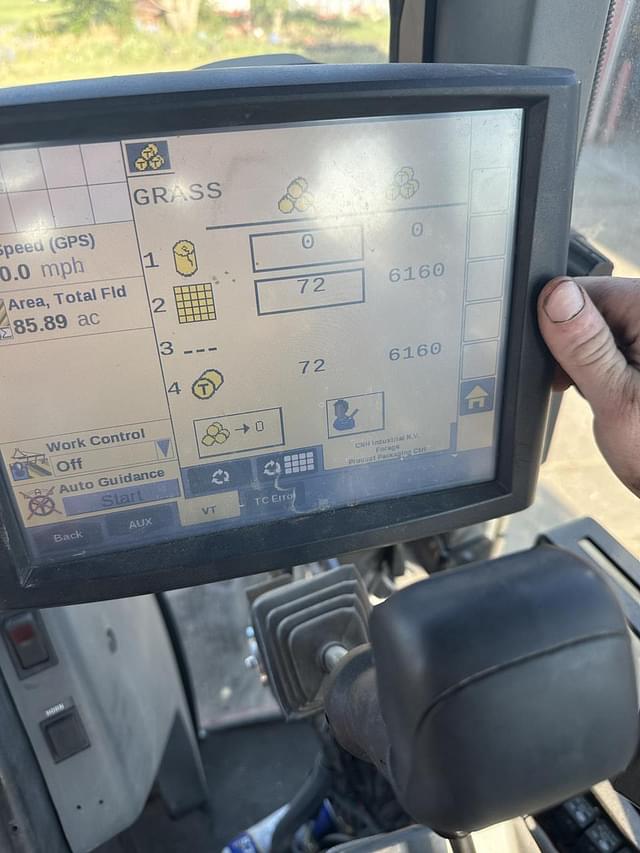 Image of Case IH RB565 equipment image 4