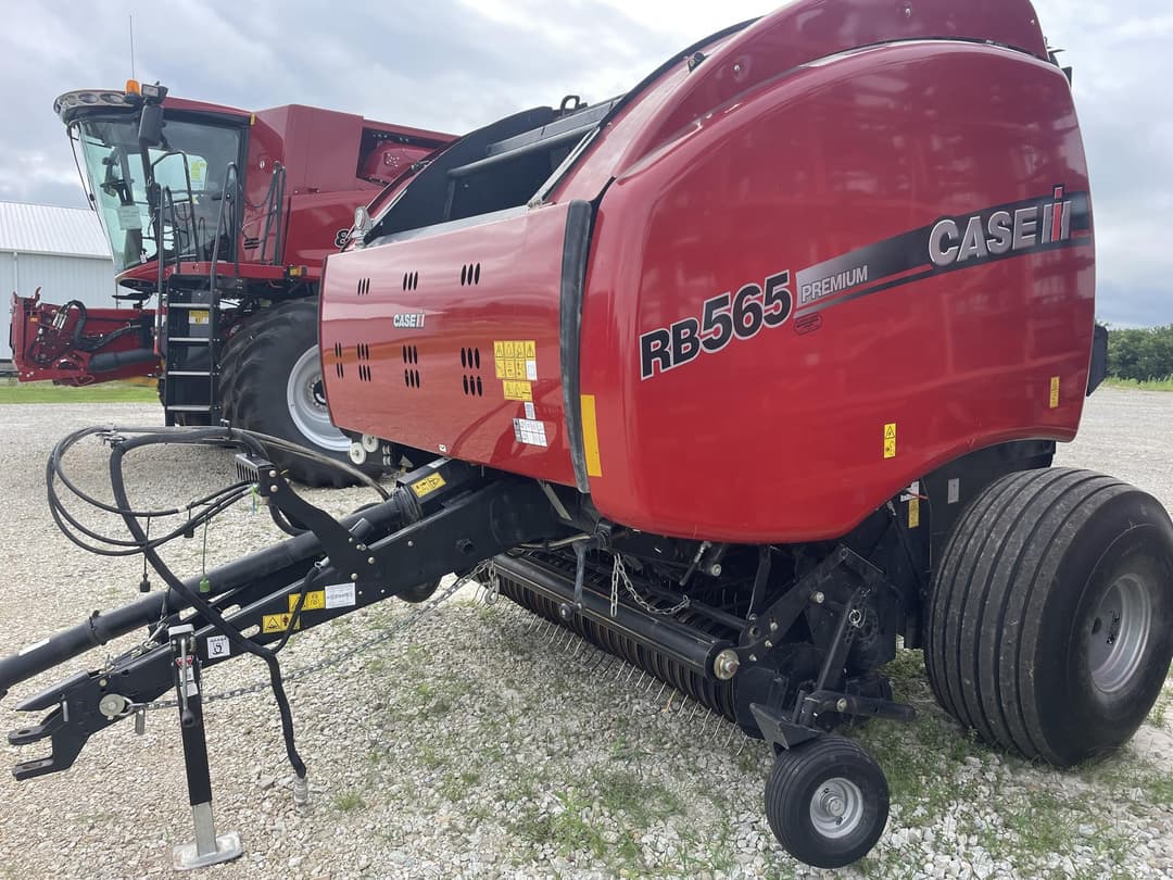 Image of Case IH RB565 Premium Image 0