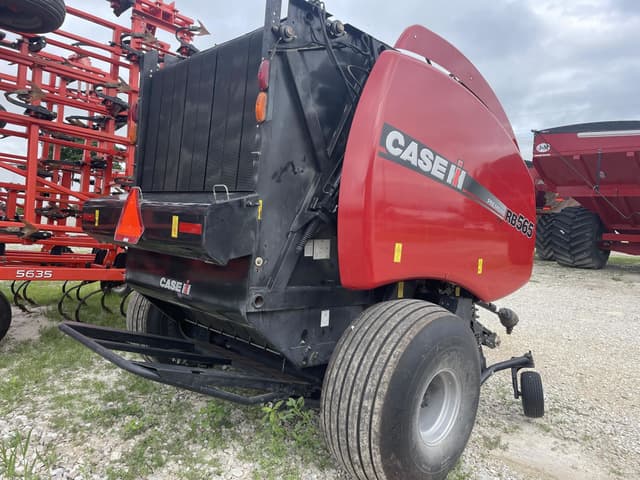 Image of Case IH RB565 Premium equipment image 2