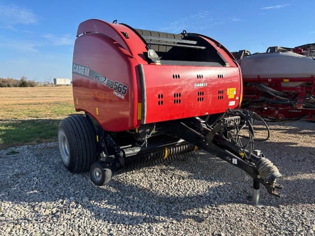 Image of Case IH RB565 Premium equipment image 2