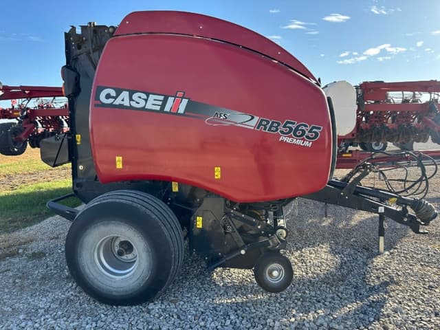 Image of Case IH RB565 Premium equipment image 3