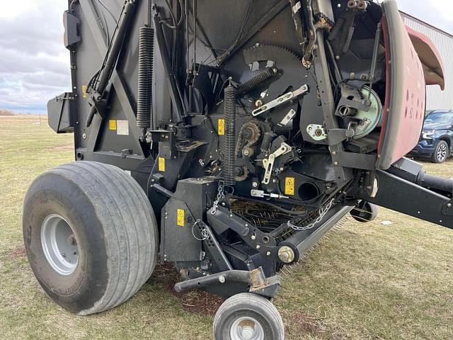 Image of Case IH RB565 equipment image 4