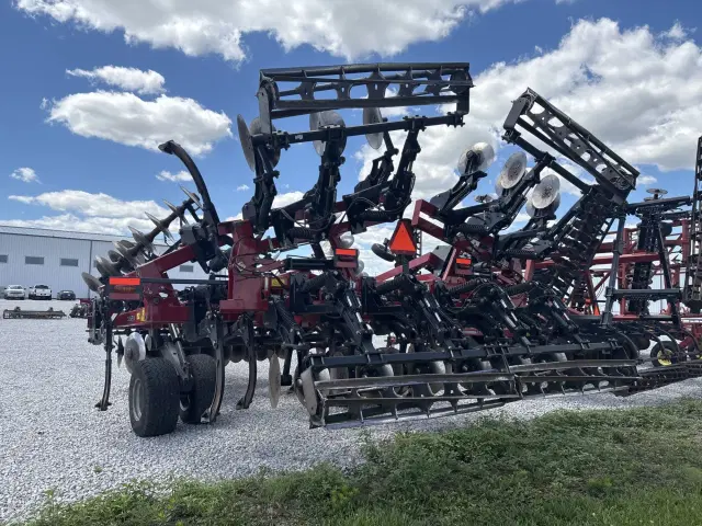 Image of Case IH Ecolo-Tiger 875 equipment image 2